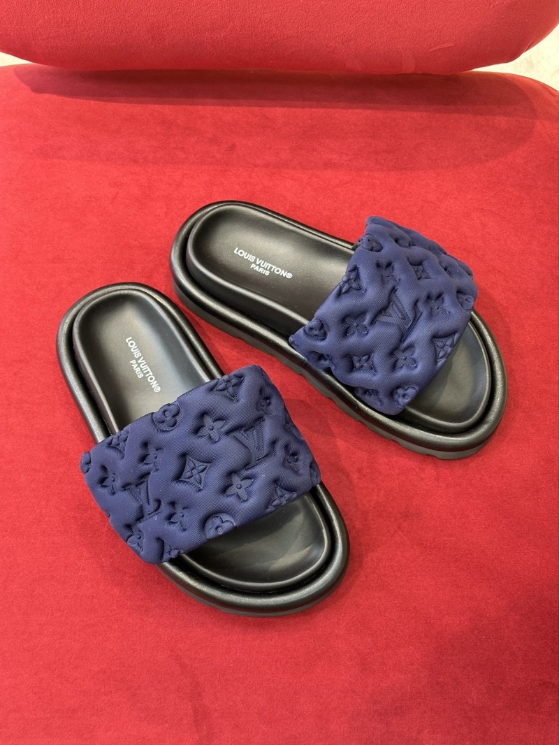 l0vis Vvtt0n slippers